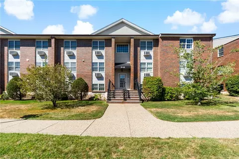 671 Metacom Ave #39, Bristol, RI 02809