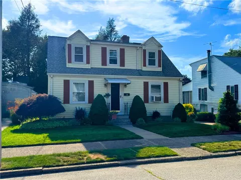 115 Slater Park Ave, Pawtucket, RI 02861