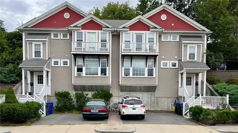 119 Knowles St, Providence, RI 02906