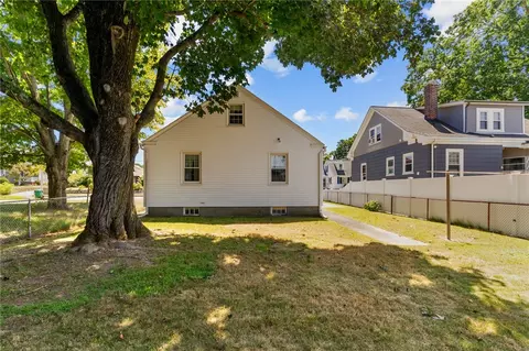 112 Oakton St, Woonsocket, RI 02895 photo 29
