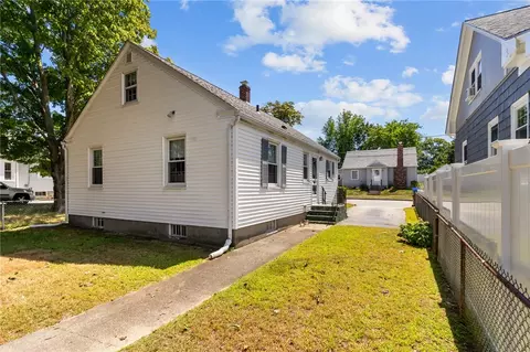112 Oakton St, Woonsocket, RI 02895 photo 31
