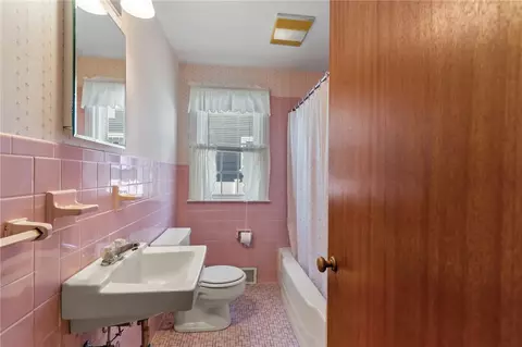 112 Oakton St, Woonsocket, RI 02895 photo 20
