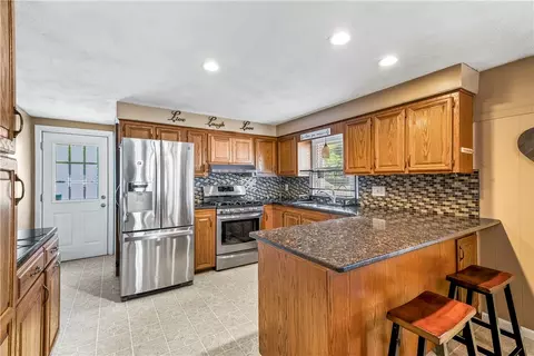 Kitchen - 111 Grove Ave, Warwick, RI 02889 photo 4 of 4