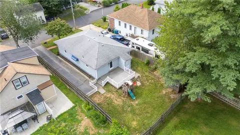 View/Area - 111 Grove Ave, Warwick, RI 02889 photo 1 of 5