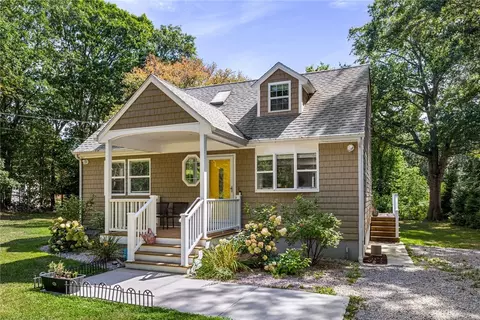 93 Burdickville Rd, Charlestown, RI 02813