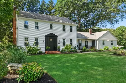 121 Hedgerow Dr, Warwick, RI 02886 photo 2