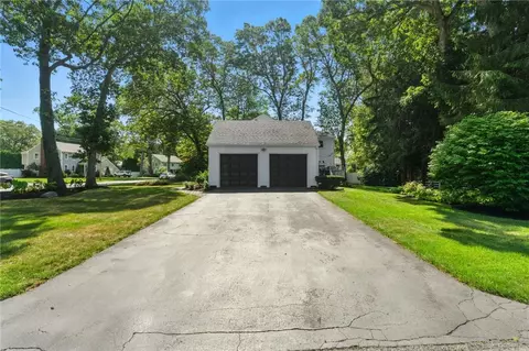 121 Hedgerow Dr, Warwick, RI 02886 photo 44