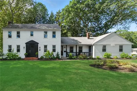 121 Hedgerow Dr, Warwick, RI 02886