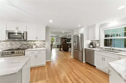 121 Hedgerow Dr, Warwick, RI 02886 photo 14