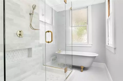 Bath - 28 Elm St, Westerly, RI 02891 photo 2 of 4