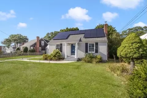 59 King Phillip Dr, North Kingstown, RI 02852