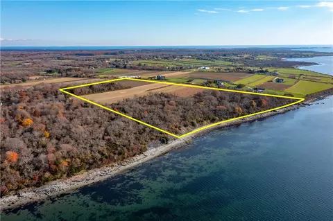 147 W Main Rd, Little Compton, RI 02837