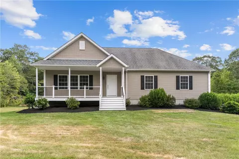 87 Simmons St, Rehoboth, MA 02769