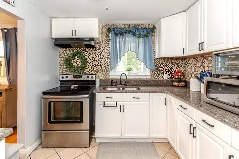 Kitchen - 143 Duncan Rd, Warwick, RI 02886 photo 6 of 6