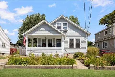 46 Windsor Rd, Pawtucket, RI 02861