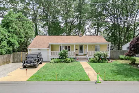 6 Jacksonia Dr, North Providence, RI 02911