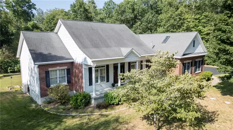 11 Melindas Way, Hope Valley, RI 02832