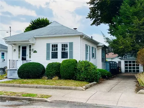 67 First St, Pawtucket, RI 02861