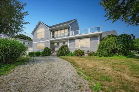 18 Anawan Ave, Narragansett, RI 02882