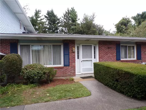142 Edaville Ct, Warwick, RI 02886