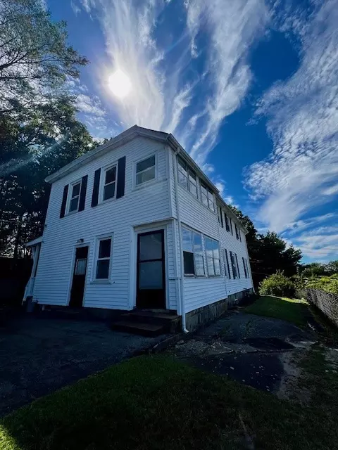216 Maple St, Woonsocket, RI 02895 photo 2