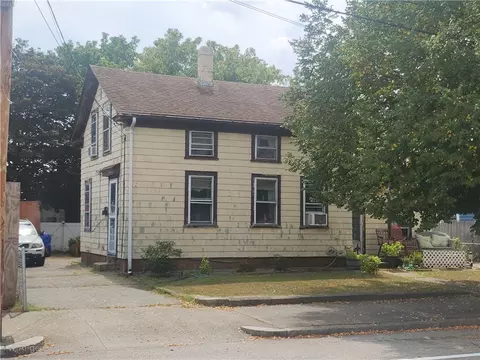 207 Benefit St, Pawtucket, RI 02861