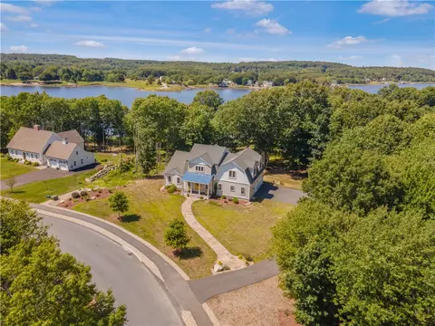 31 Ridge St, Berkley, MA 02779