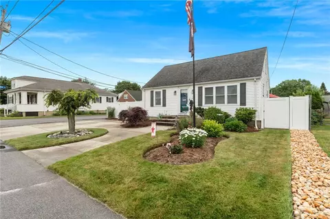 32 Waterman Ave, Johnston, RI 02919