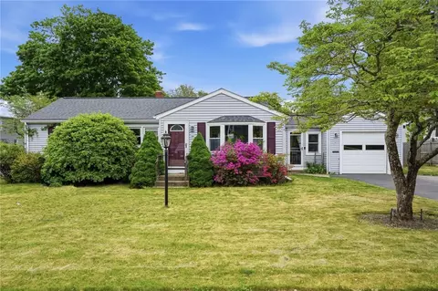 14 Beatrice Ave, Warwick, RI 02889