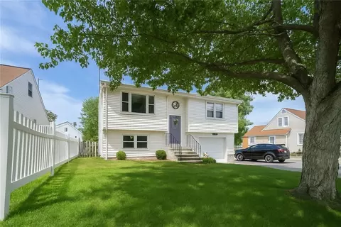 78 Stella St, Providence, RI 02909