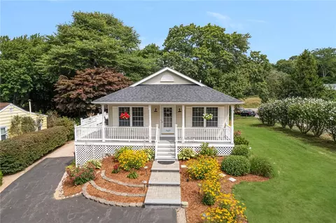 147 Foddering Farm Rd, Narragansett, RI 02882