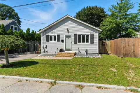24 Tobyhanna St, Providence, RI 02910
