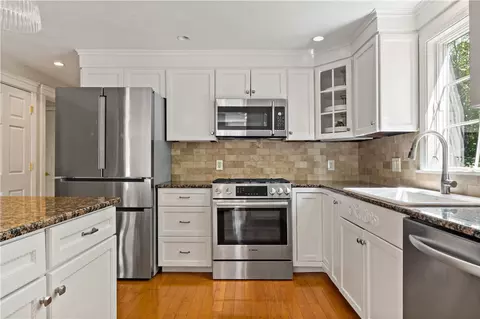 Kitchen - 14 Dawn Ln, Coventry, RI 02816 photo 5 of 5