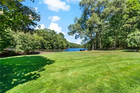 Exterior - 14 Dawn Ln, Coventry, RI 02816 photo 3 of 12
