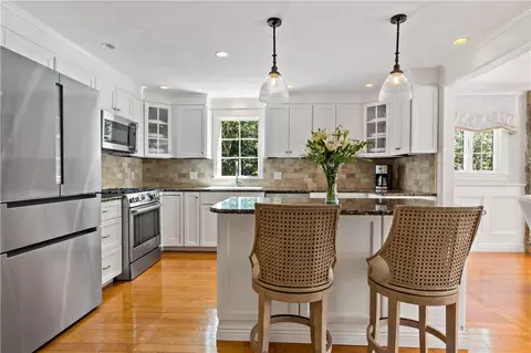 Kitchen - 14 Dawn Ln, Coventry, RI 02816 photo 3 of 5