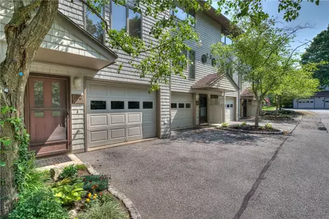 152 Seabreeze Ln, Bristol, RI 02809