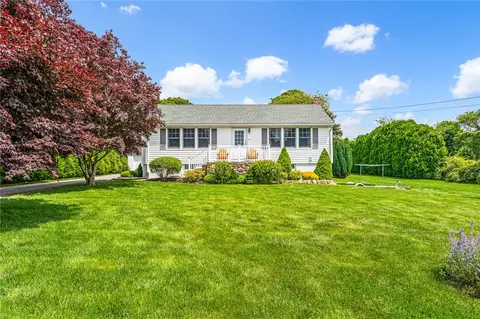 23 Champlin Dr, Westerly, RI 02891