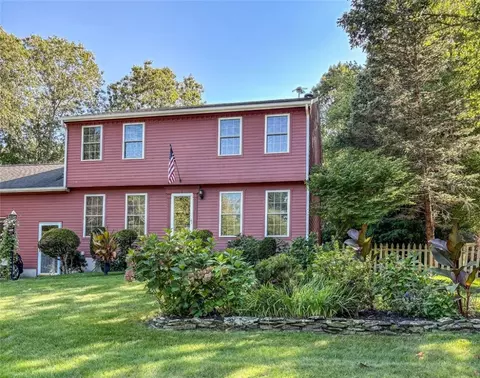 2 Country View Dr, Coventry, RI 02816