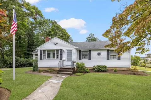 17 Jennie St, Cranston, RI 02920