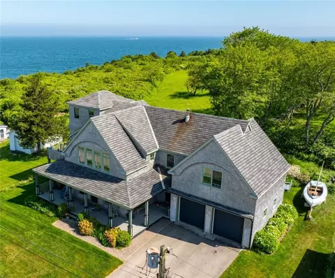 7 Clarkes Village Rd, Jamestown, RI 02835
