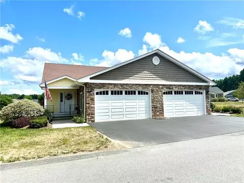 127 Bella Vista Circle Cir #68, Glocester, RI 02814