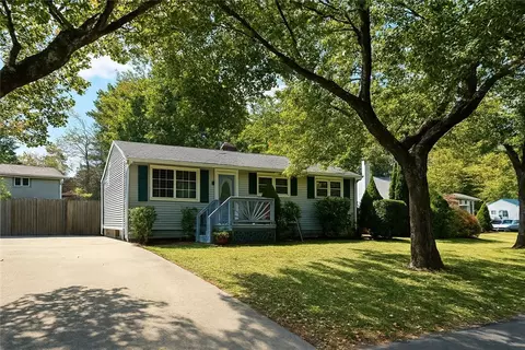 78 Keeley Ave, Warwick, RI 02886