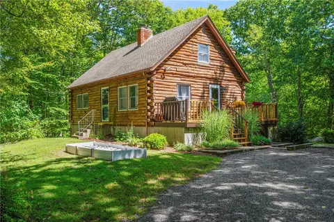450 Franklin Rd, Coventry, RI 02816 photo 2