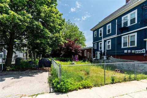 8 Courtland St, Providence, RI 02909