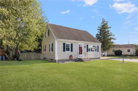 45 Canario Dr, Warren, RI 02885