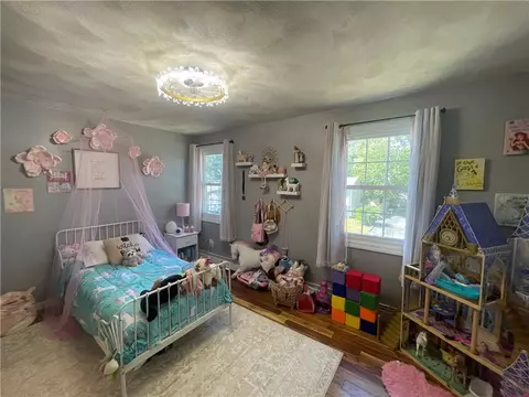 Bedroom - 144 Vernon St, Warwick, RI 02889 photo 6 of 7