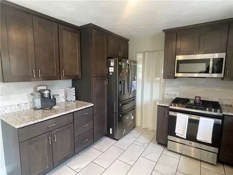 Kitchen - 144 Vernon St, Warwick, RI 02889 photo 4 of 4