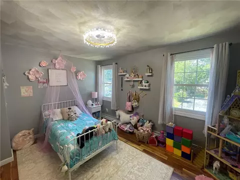 Bedroom - 144 Vernon St, Warwick, RI 02889 photo 5 of 7