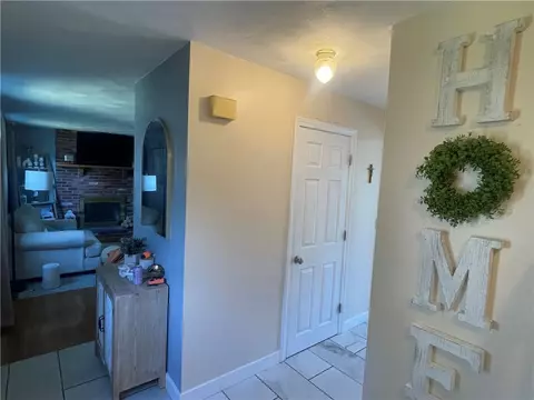 Entry Way - 144 Vernon St, Warwick, RI 02889 photo 3 of 3