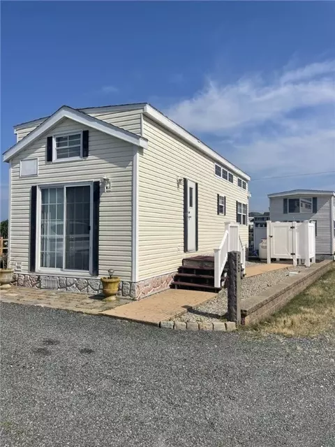 1 Offshore Rd #26, Narragansett, RI 02882
